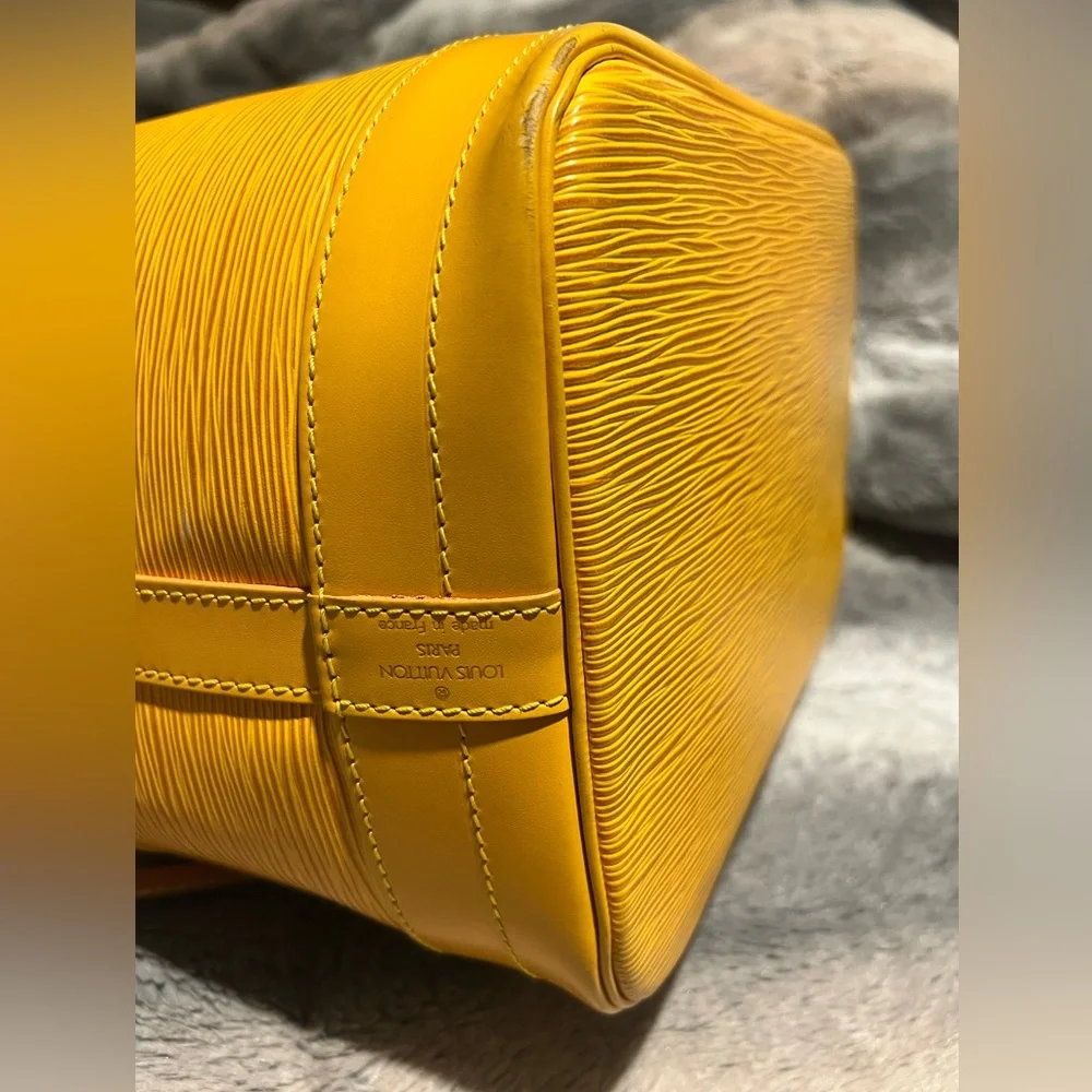 šLouis Vuitton Yellow Noe GM - Picture 4 of 9